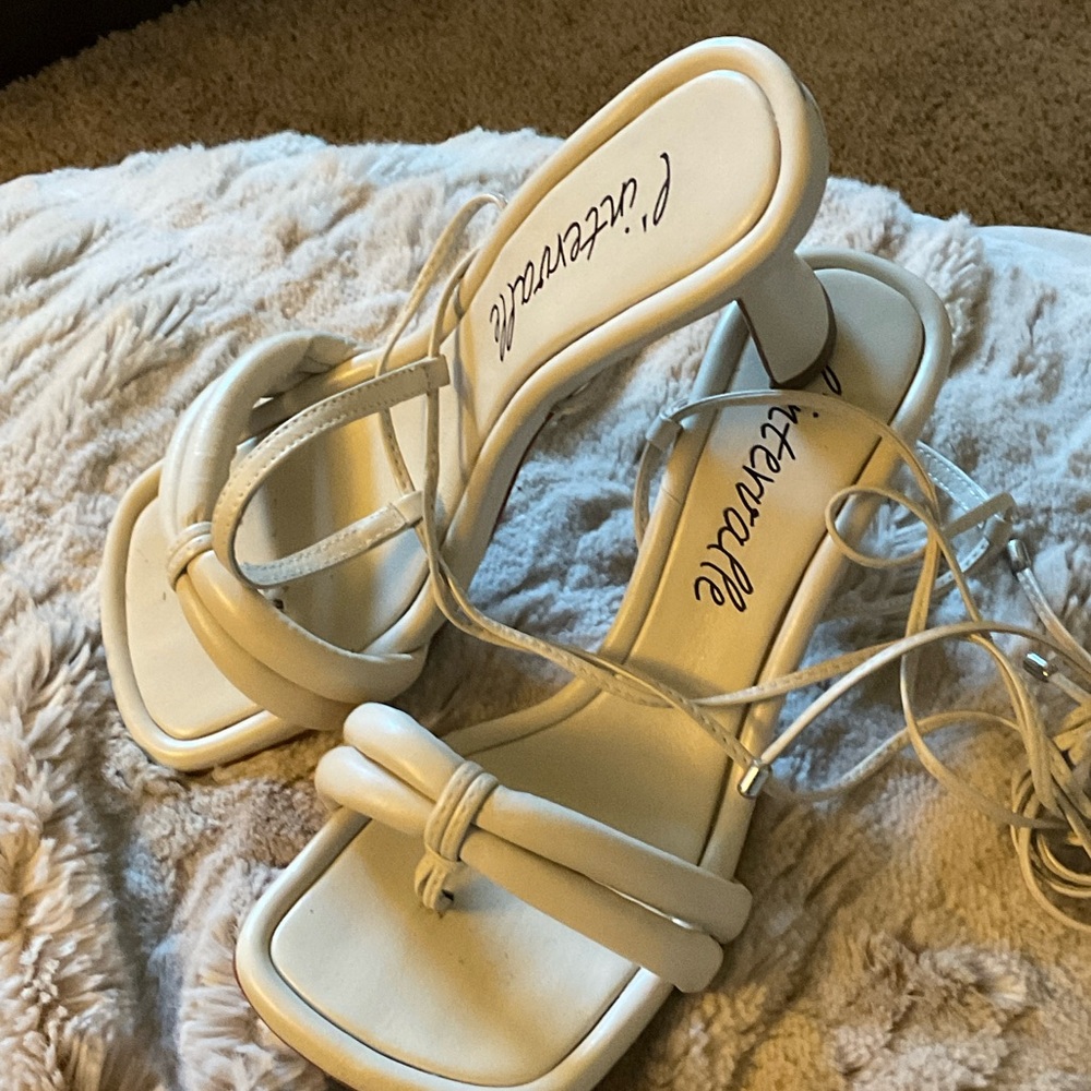 L'INTERVALLE Cream Heeled Sandals